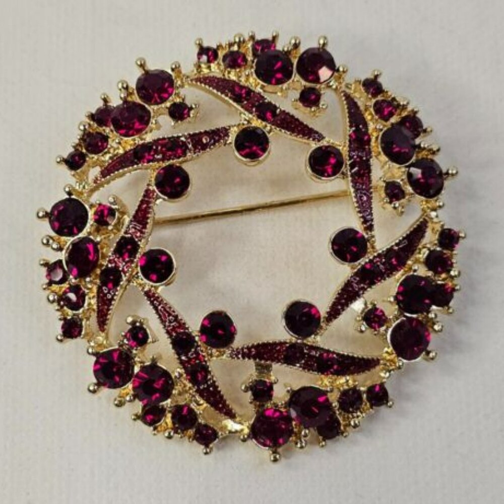 Napier Red Rhinestone Wreath Brooch Gold Tone Christmas Valentine Pin